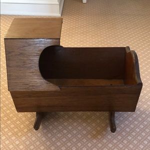 Baby doll wood bassinet
